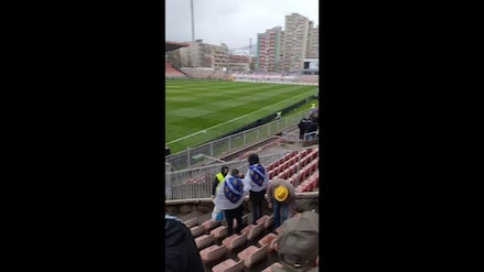 Lo stadio di Zenica comincia a riempirsi