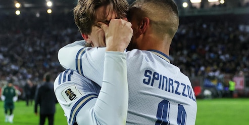 Il disastro Italia si prende l'home page del New York Times: "Un'agonia, Bastoni sconsiderato". E As: "Porca miseria"