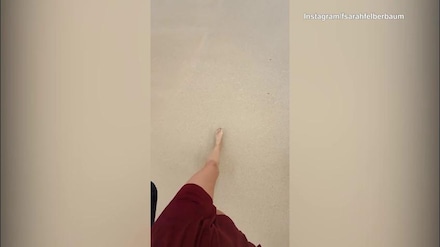 Passeggia in spiaggia alle Hawaii per Lady De Rossi