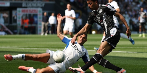 L'Udinese frena il Como e riaccende la corsa al quarto posto: tra Runjaic e Fabregas vince la noia