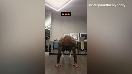 Thierry Henry, che flessioni!