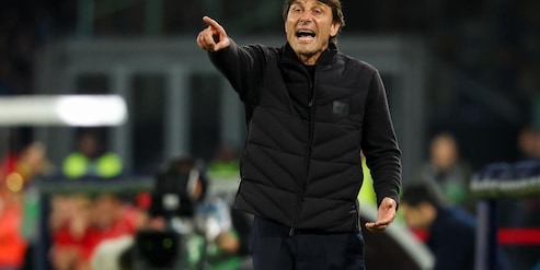 Napoli, Conte multato. La Lazio cerca colpi in Argentina