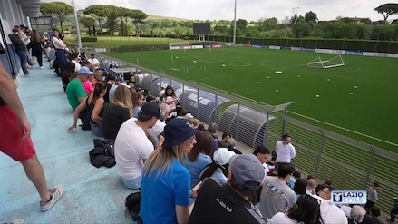 Lazio, la carica dei tifosi prima della sfida di coppa Italia contro l'Atalanta