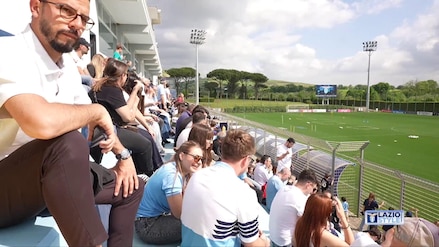 Allenamento a porte aperte per la Lazio: la carica dei tifosi biancocelesti in vista dell'Atalanta