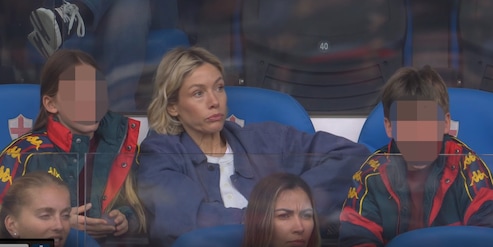 Sarah Felberbaum e i figli in tribuna per tifare De Rossi in Genoa-Como