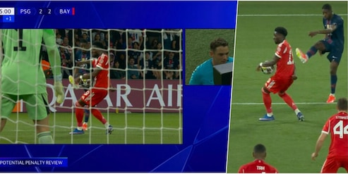 Fallo di mano di Davies sul cross di Dembelé, Var e rigore per il Psg: la fotosequenza