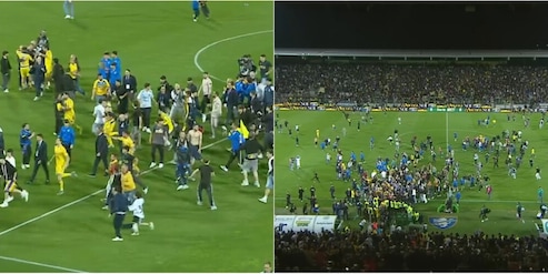 Frosinone in Serie A, tifosi in delirio e invasione di campo: le foto