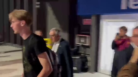 Delirio Roma a Fiumicino: oltre 300 tifosi aspettano alle 2 Gasperini e i giocatori