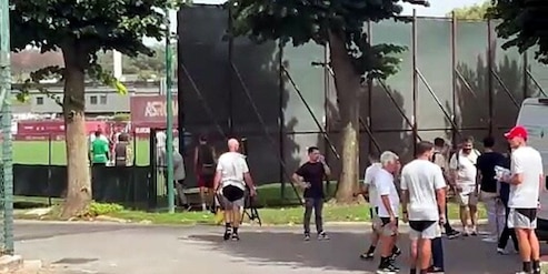 Hermoso esce con una fasciatura al ginocchio, ma nessun allarme