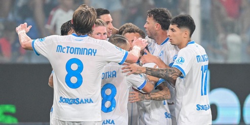 Serie A, vincono all'esordio Napoli e Cagliari