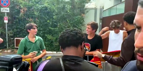 Oosterwolde, l'arrivo a Ciampino e i primi sorrisi da romanista