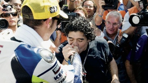 Diego Armando Maradona e la lunga amicizia con Valentino Rossi