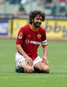 Europa League, Tommasi torna in campo a 42 anni