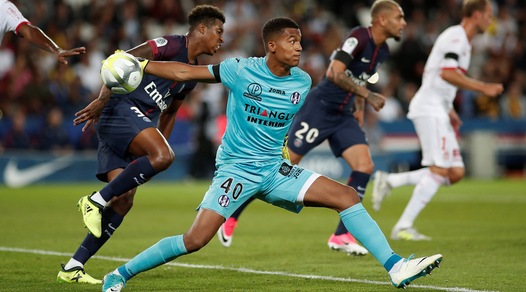Calciomercato Fiorentina, il giovane Lafont sogno per la porta