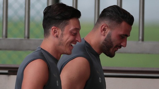Arsenal, Ozil e Kolasinac non convocati per questioni di sicurezza
