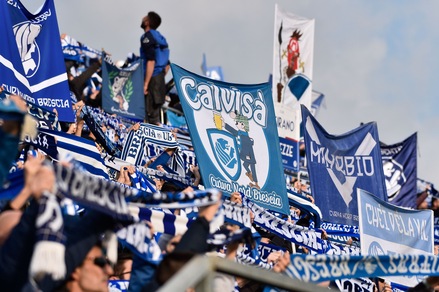 Tensioni tra ultras del Brescia fuori dallo stadio