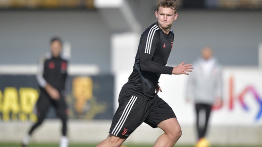 Juventus, De Ligt e Douglas Costa in gruppo