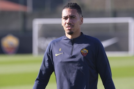 Roma, speranza Smalling. Si allena col gruppo: può esserci con la Fiorentina