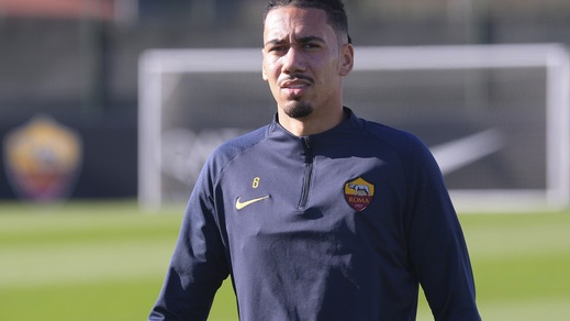 Roma, speranza Smalling. Si allena col gruppo: può esserci con la Fiorentina
