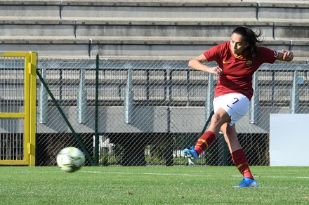 La Roma fatica, ma vola ai quarti: 2-0 al Bari nei supplementari