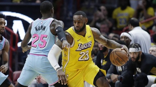 Nba, sconfitta per i Pelicans e panchina per Melli. Volano Lakers e Clippers