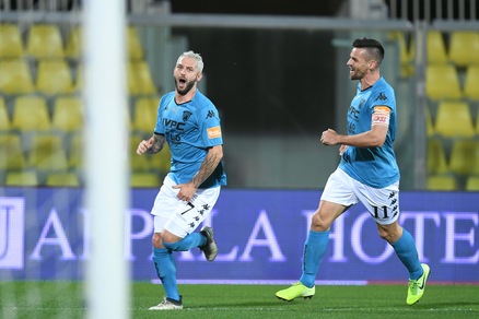 Il Benevento non si ferma più: 2-0 al Livorno, quarta vittoria consecutiva