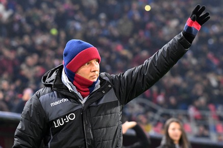 Bologna, al Dall'Ara c'è il sole, Mihajlovic in panchina