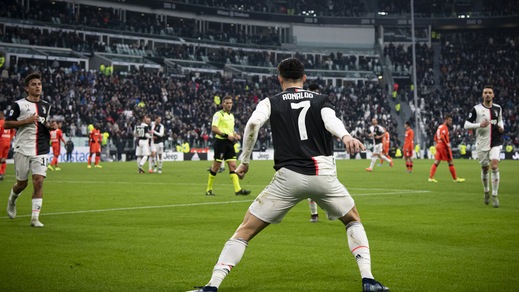 Juve, Cristiano Ronaldo è incontenibile: doppietta e spettacolo con l'Udinese