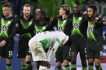 Il Wolsfburg ferma il Borussia M., lo Schalke passa sull'Eintracht