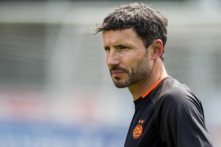 Ufficiale, Van Bommel esonerato dal Psv