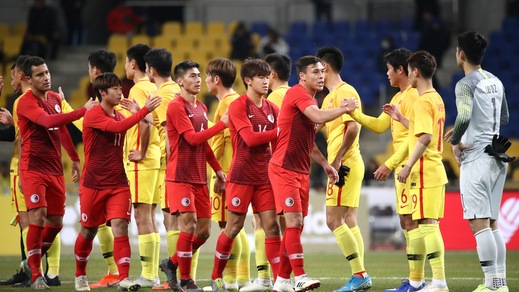 Hong Kong, fischiano l'inno cinese: tifosi rischiano 3 anni di carcere