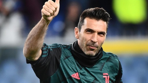 Juve, Buffon: "Un onore aver raggiunto Maldini. Lazio? L'unica che ha vinto qualcosa"