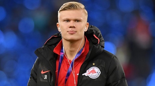 "Clamoroso Haaland, è volato a Manchester"