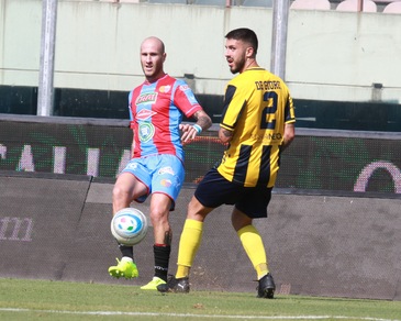 Catania, ufficiale la rescissione di Llama
