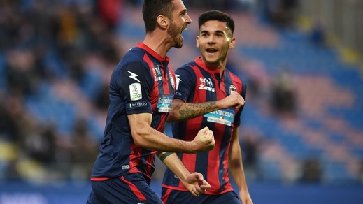 Vincono Crotone e Juve Stabia, la Salernitana fa 1-1. Successo del Perugia sull'Entella