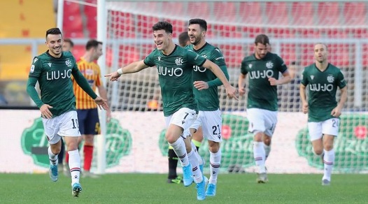 Il Lecce cade col Bologna. Balotelli entra e segna, ma Parma-Brescia termina 1-1