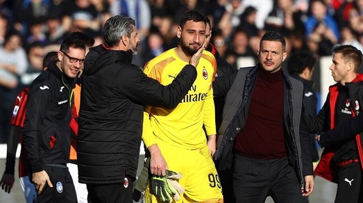 Il Milan perde 5-0, Donnarumma esce dal campo in lacrime