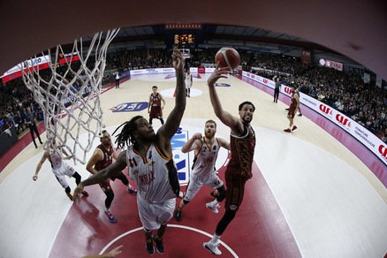 Venezia supera di misura Roma, ko di Pesaro. La Germani Brescia vince il derby