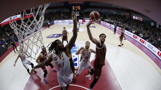 Venezia supera di misura Roma, ko di Pesaro. La Germani Brescia vince il derby