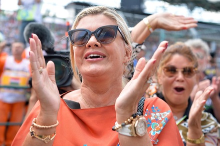 Corinna Schumacher rompe il silenzio: "Le grandi cose iniziano con piccoli passi"