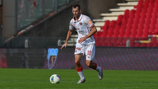 Gyomber insulta l'arbitro urlando verso l'assistente: due giornate