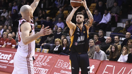 La Germani Brescia espugna Cantù, Virtus Roma ko