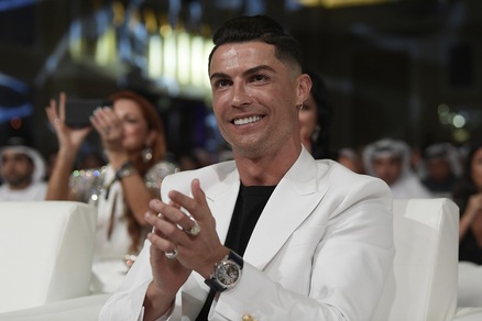 Cristiano e i suoi gioielli: Ronaldo a Dubai con un Rolex da 400 mila euro