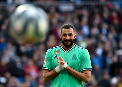 "Il Real Madrid ha offerto il rinnovo a Benzema"