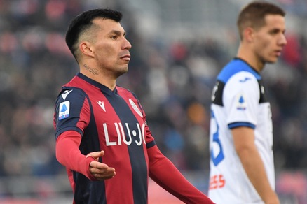 Bologna al lavoro. Medel, Palacio e Paz assenti