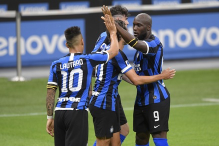 Inter-Sampdoria 2-1: Lukaku e Lautaro portano Conte a -6 dalla Juve