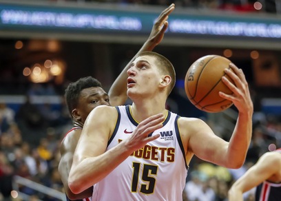 Nba, altra sconfitta per i Lakers. Jokic da record