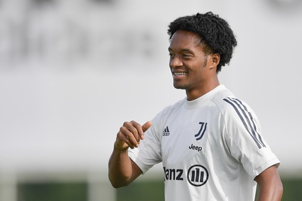 Juve, Cuadrado guarito dal Covid: convocato per il Napoli