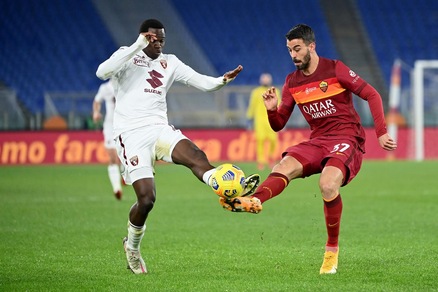 Roma-Torino, la moviola: Bremer su Dzeko, rigore corretto. Abisso fiscale su Singo