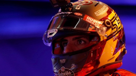 Ferrari, Sainz al lavoro a Maranello: "Spingiamo forte!"